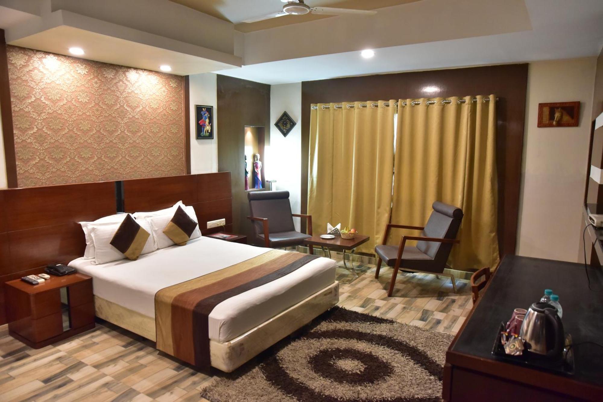 Hotel Ambassador Chocolate Inn Kalyani Bagian luar foto