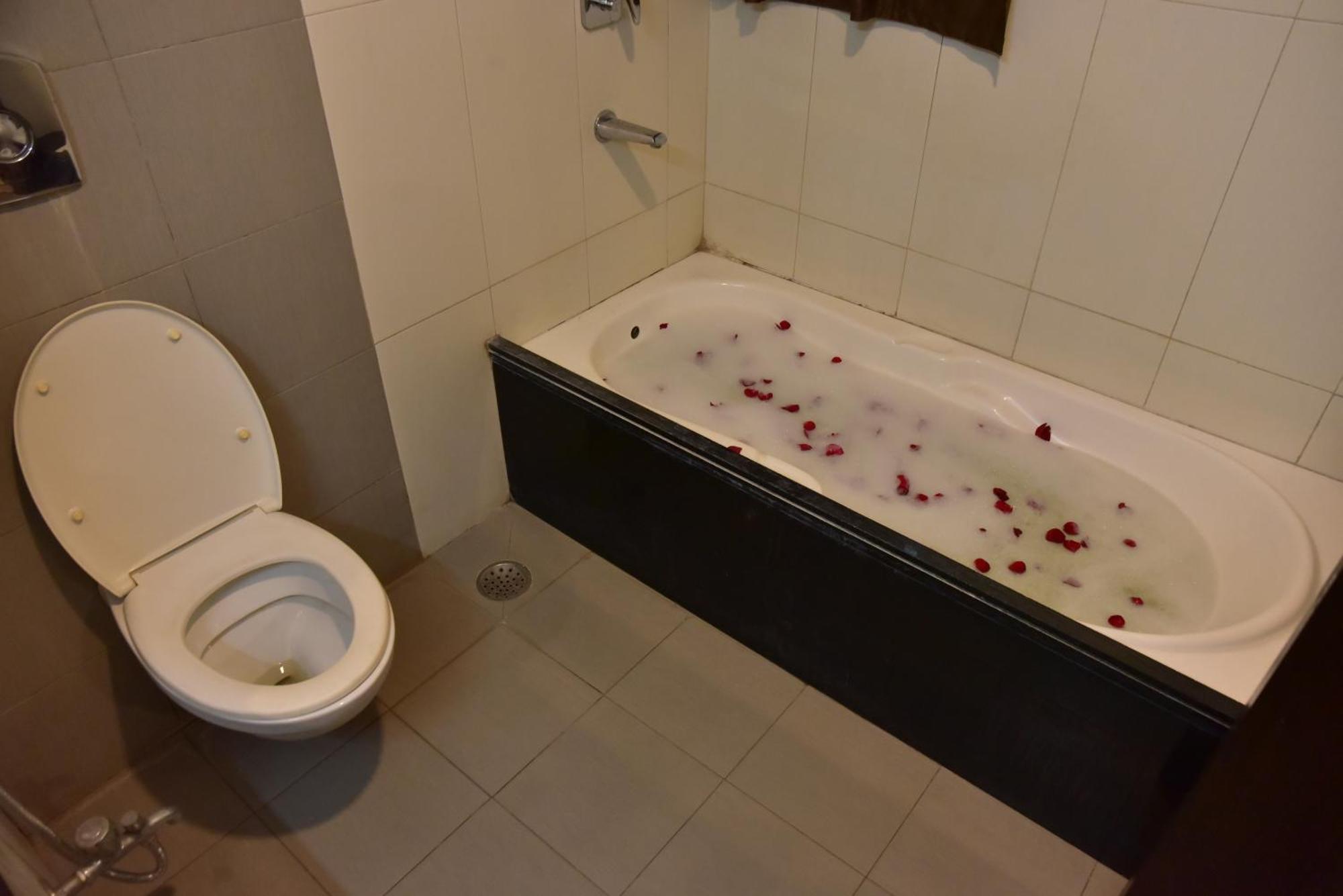 Hotel Ambassador Chocolate Inn Kalyani Bagian luar foto